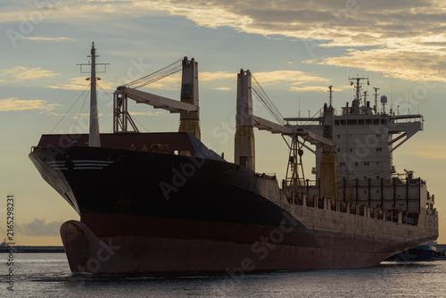 MARITIME TRANSPORT - A bulk carrier is heading to seaport