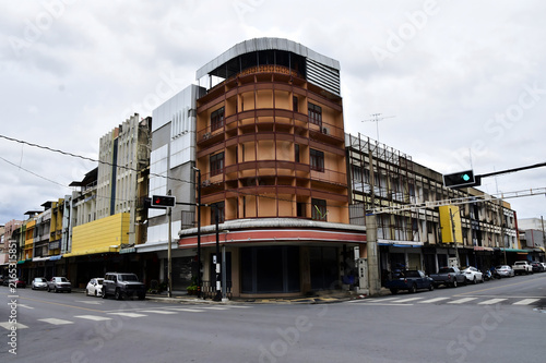 Canvas Print Wide angle urban street in Nakhon Ratchasima