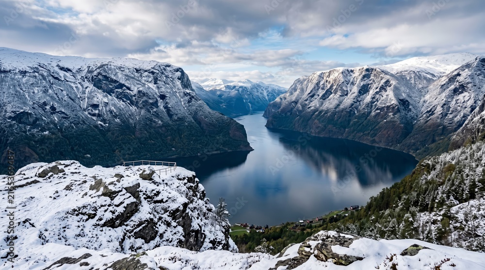 Obraz premium Nordic Fjord Landscape Featuring Early Winter Fjord