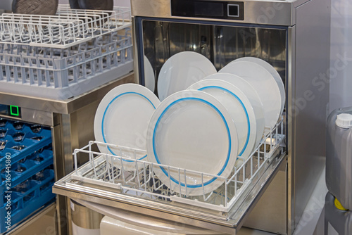 Open Door Commercial Dish Washing Machine With Rack Insert for Big Plates