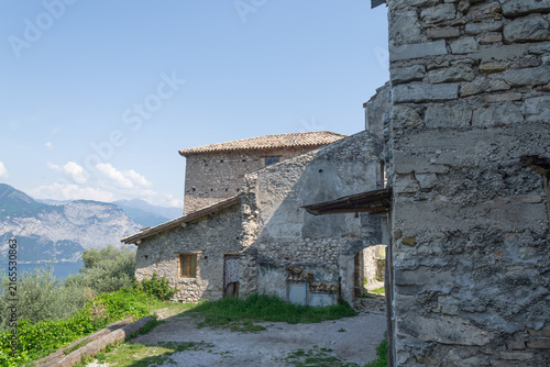 Campo, a secluded hamlet on Lake Garda, offers a timeless atmosphere, stone houses, narrow paths and breathtaking views over the lake and surrounding mountains.