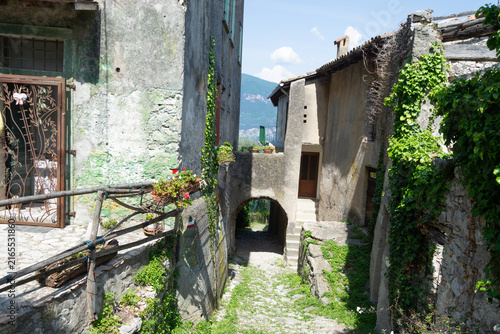 Campo, a secluded hamlet on Lake Garda, offers a timeless atmosphere, stone houses, narrow paths and breathtaking views over the lake and surrounding mountains.