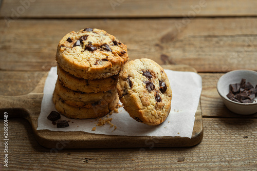 délicieux cookies croustillants fait maison aux pépites de chocolat