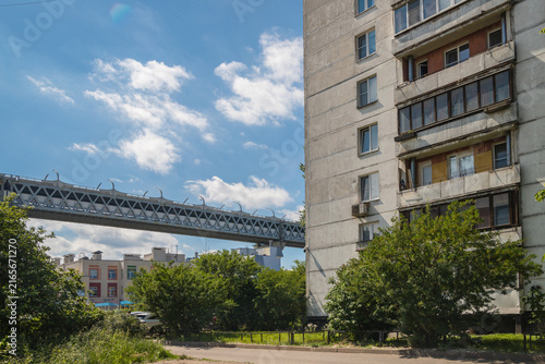Foto An apartment building and the Western High-speed diameter on Kanonerskiy Island