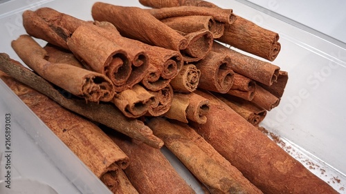 Quadro su tela A pile of aromatic cinnamon sticks (Cinnamomum cassia)