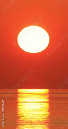 海からの日の出