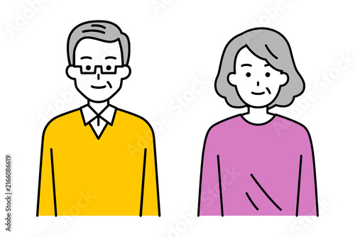 正面を向く年配の男女セット（上半身）