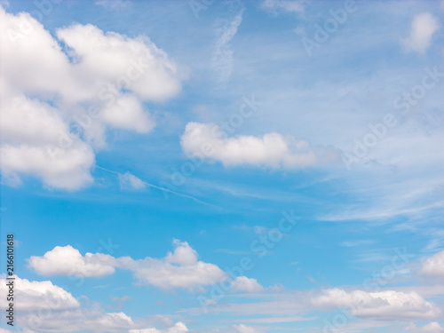 Canvastavla Clear blue summer sky above White Plains in Westchester County, New York