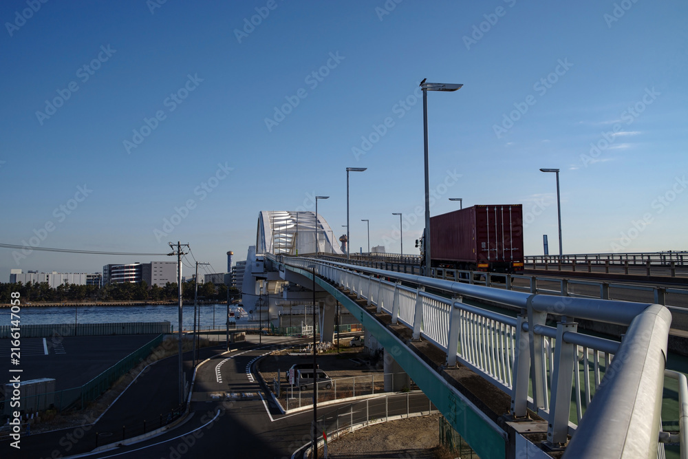 Naklejka premium 大阪夢洲・早朝の夢舞大橋