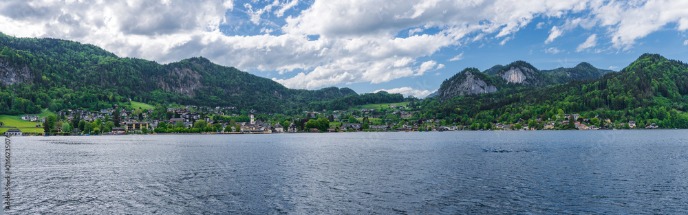 Fototapeta premium Scenic view of Wolfgangsee lake and alpine mountains in Salzburg, Austria