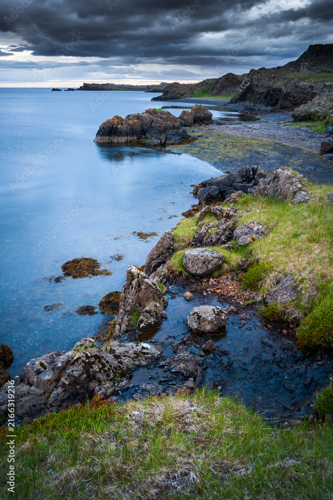 Obraz premium Icelandic coast landscape at evening