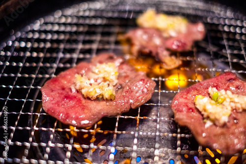 牛タンを焼く_焼肉