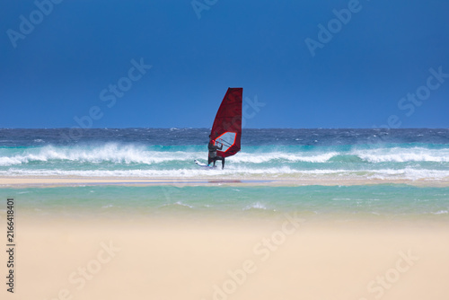 Canvastavla Kitesurfers on a picturesque, windy, sandy Sotavento, Costa Calma, beach with cr