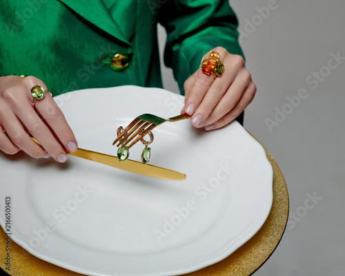 Photography Elegant Dining Experience Featuring Gleaming Cutlery and Stylish Accessories on