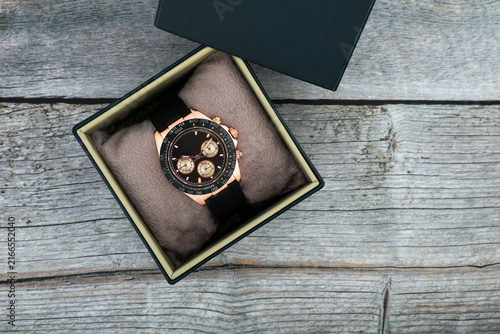 Beautiful Men's metal wrist watch
