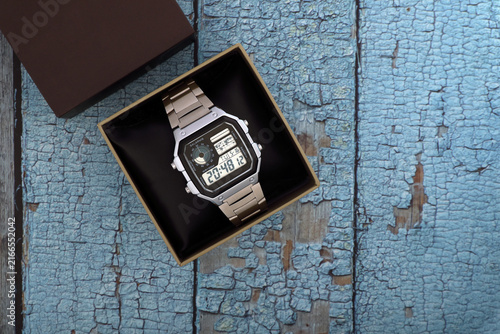 Beautiful Men's wrist metal watch with digital number