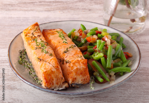 thyme salmon with vegetables