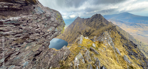 Fotografie Panoramic view of the MacGillycuddy's Reeks mountain range in County Kerry, Irel