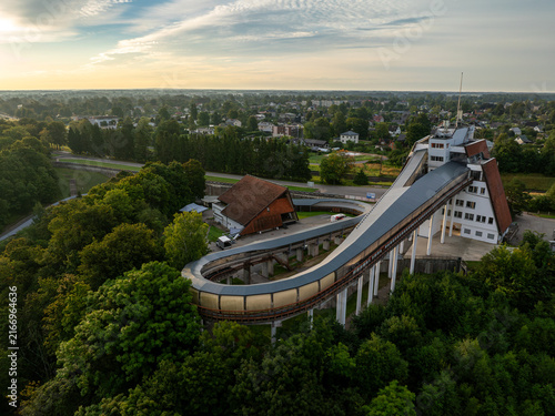 Quadro su tela Sigulda Bobsleigh and Luge Track surrounded by forest and city in Latvia
