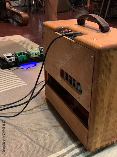 Fotografía Guitar amp in recording studio.1