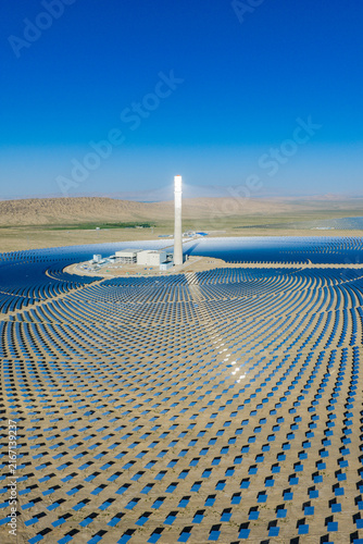 Molten salt tower solar thermal power plant, new energy, super mirror power plant, prism tower