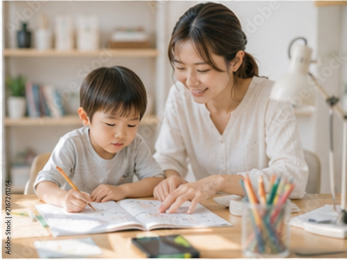 Obraz w ramie シングルマザー,ひとり親,母子家庭,ひとり親家庭,母親,ママ,日本人女性,子ども,赤ちゃん,乳児,幼児,小学生,親子,母と子,育児,子育て,ワンオペ育児,働く母親,ワーキングマザー,仕事,仕事と育児,仕事と家庭,両立,家事,家計,家計管理,生活費,教育費,保育園,学校,送迎,育児支援,子育て支援,児童扶養手当,行政支援,生活支援,就職,転職,キャリア,在宅勤務,自宅,食事,料理,笑顔,悩み,相談,