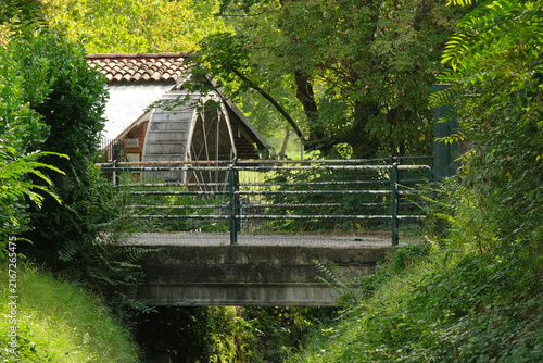 La ruota metallica di un mulino ad Alserio in provincia di Como, Lombardia, Italia.