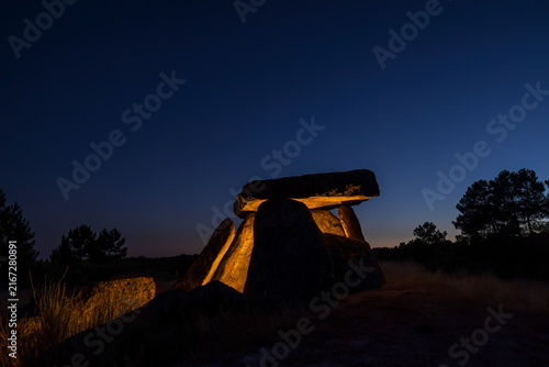 Obraz na płótnie Dolmen Anta de Fonte Coberta near Alijo, Vila Cha, Portugal