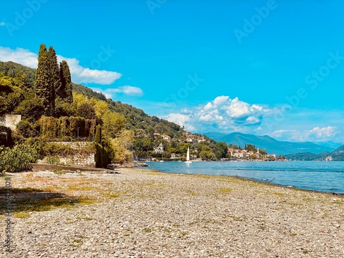Lesa: il lago, la Spiaggia della Madonna di campagna in secca. Piemonte, Italia