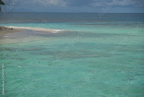 Fotografía Turquoise water and sandy beach at Sandy Cay, near Utila, Honduras