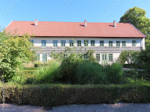 Canvas Print old house in the park