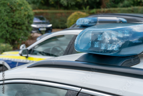 Zwei deutsche Polizei/Zoll Streifenwagen