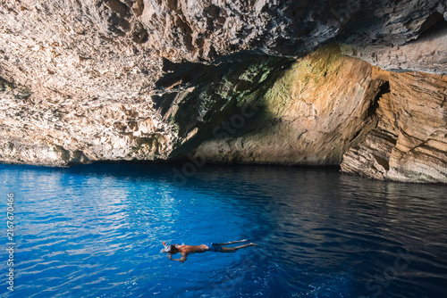 Schnorcheln in einer Höhle vor Mallorca