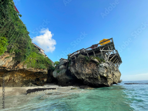 Cuadro en lienzo Suluban Beach cave cove with limestone cliffs, Bali, Indonesia