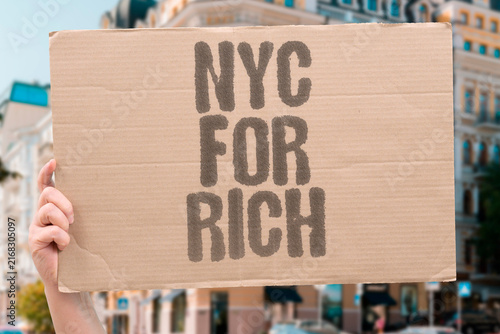 Fotografía "NYC for rich" Only wealthy people can live here now