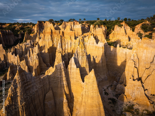 Quadro su tela Langbapu Earth Forest Rock Formations in Yuanmou Yunnan China