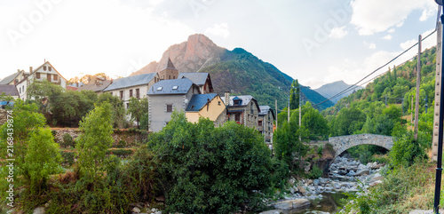 Foto Bielsa village in Pyrenees mountains, Aragón, Spain