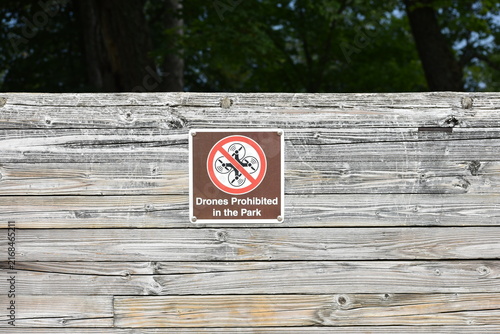 Foto Drones ones prohibited in park sign