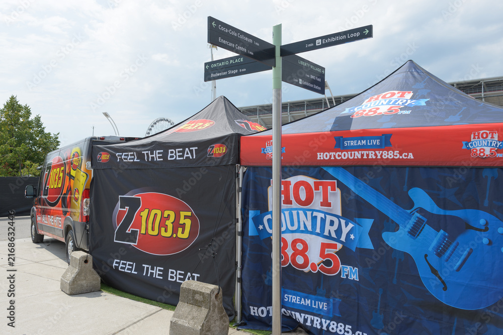 Obraz premium corporate sibling radio stations activations at Exhibition Place, Toronto (Z103.5, CIDC-FM; Hot Country 88.5, CKDX-FM) 