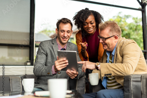 Quadro su tela Collaborative business meeting outdoors photo