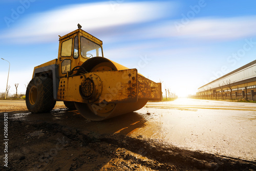 Cuadro en lienzo Heavy Road Roller Compactor Working on Highway Construction Site