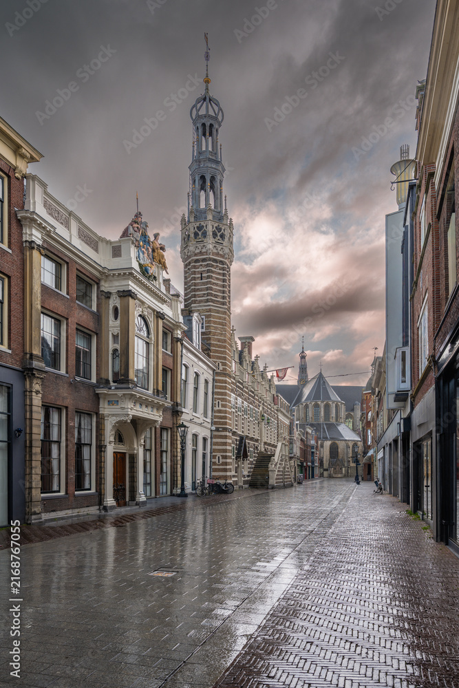 Obraz premium The Great Church of St. Lawrence, also called the Great Church of Alkmaar (Dutch: Grote Sint-Laurenskerk), is a late 15th-century Gothic church located in the city of Alkmaar, in the Netherlands.