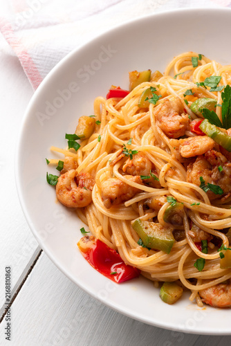 Spaghetti con zucchine e gamberetti, Pasta Italiana 