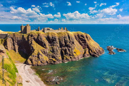 Medieval Dunnottar Castle ruins on sea cliffs near Stonehaven, Aberdeenshire, Scotland, UK