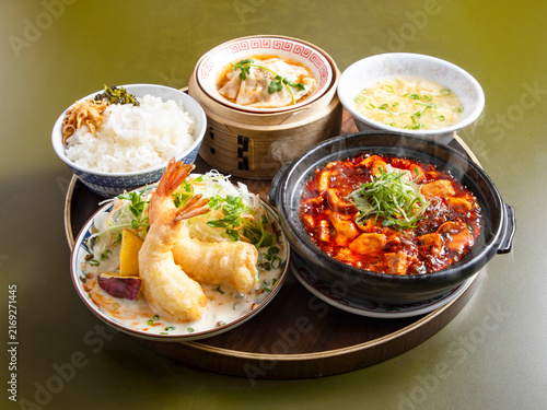 本格中華のランチプレート
