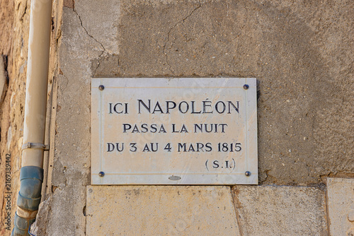 Cuadro en lienzo Commemorative plaque in memory of Napoleon's passage in Barreme on the facade of