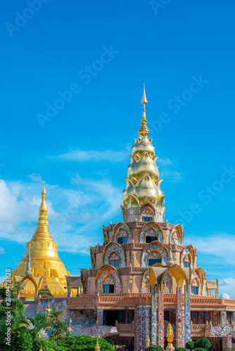 Foto At Wat Phra That Pha Sorn Kaew, Khao Kho, Phetchabun, Thailand, the golden Shwedagon-style pagoda is located