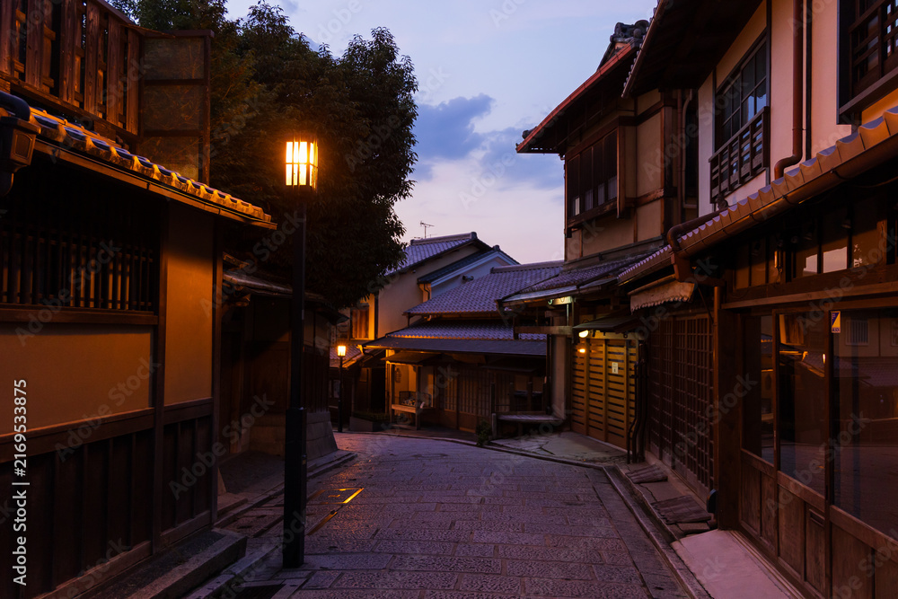 Fototapeta premium 日本の風景 京都 夕暮れの産寧坂