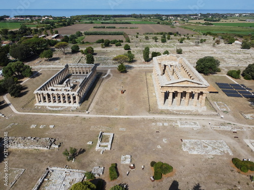 Vista aerea dei templi della Magna Grecia di Hera e Nettuno a Paestum