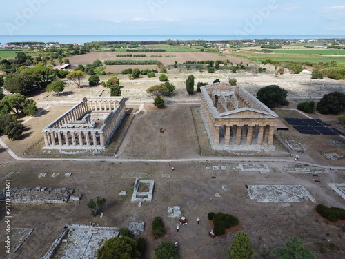 Vista aerea dei templi della Magna Grecia di Hera e Nettuno a Paestum